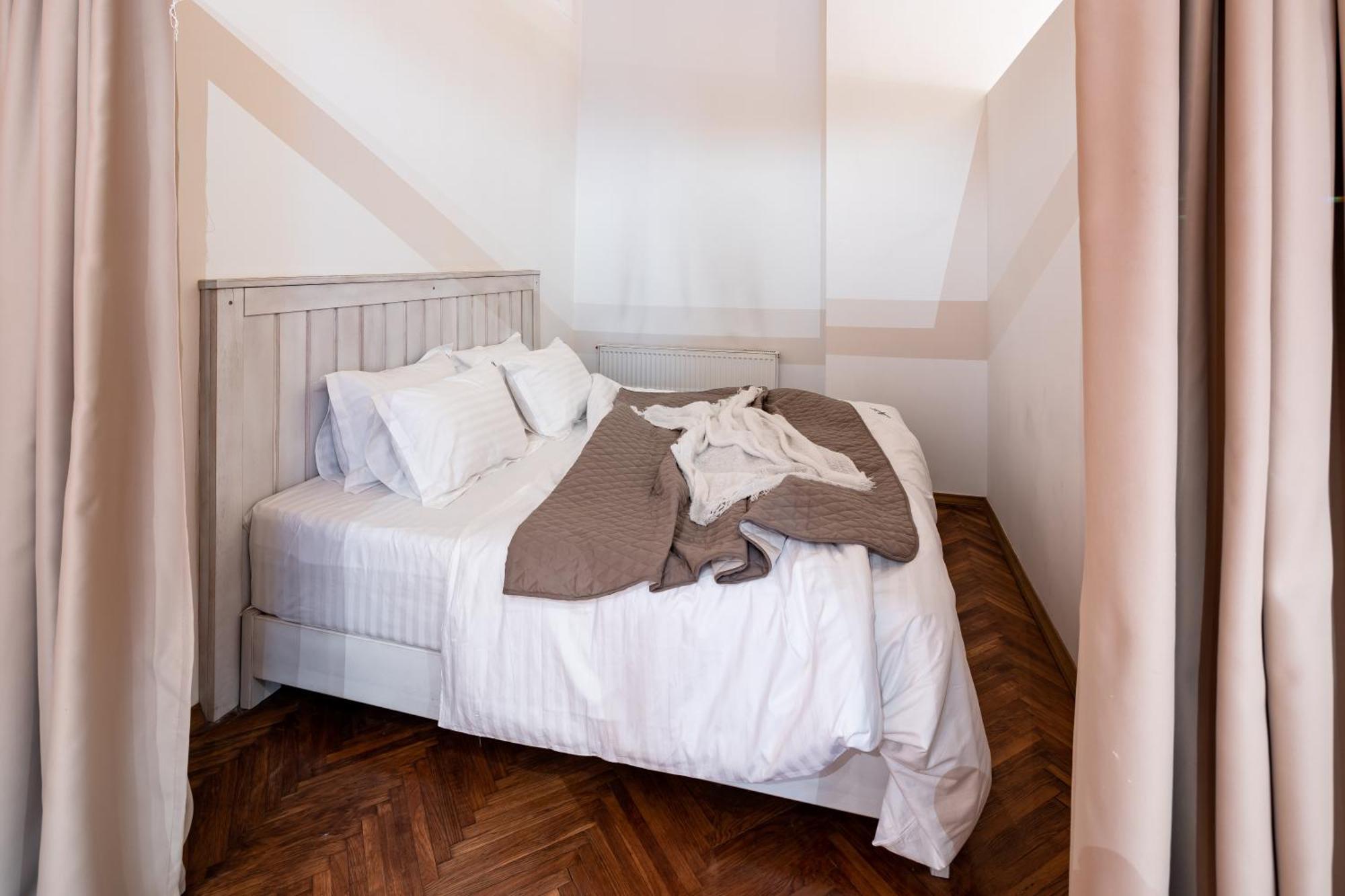 Romari Площа Ринок 28 Apartment Lviv Exterior photo